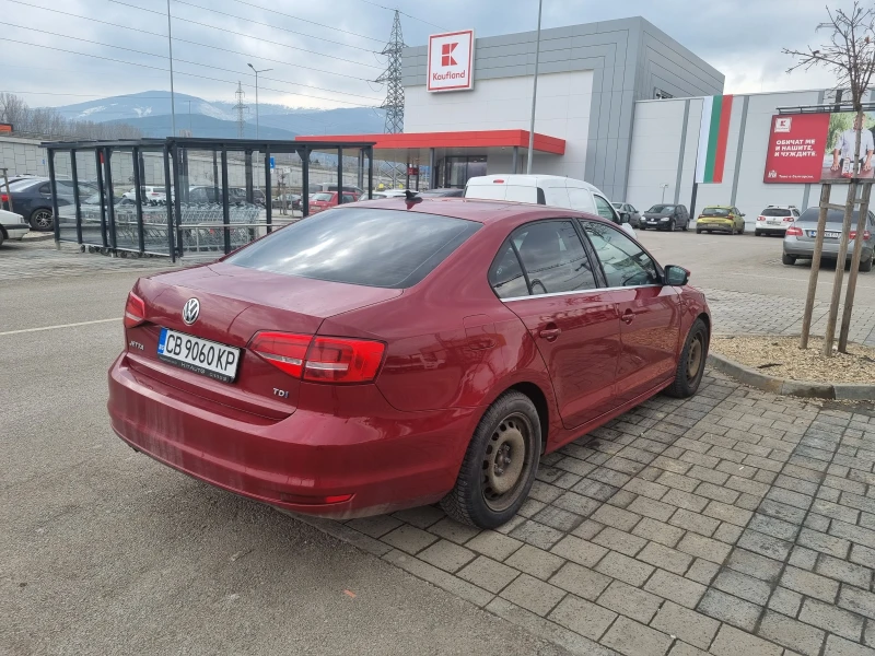 VW Jetta 2.0 TDI, снимка 4 - Автомобили и джипове - 49363457