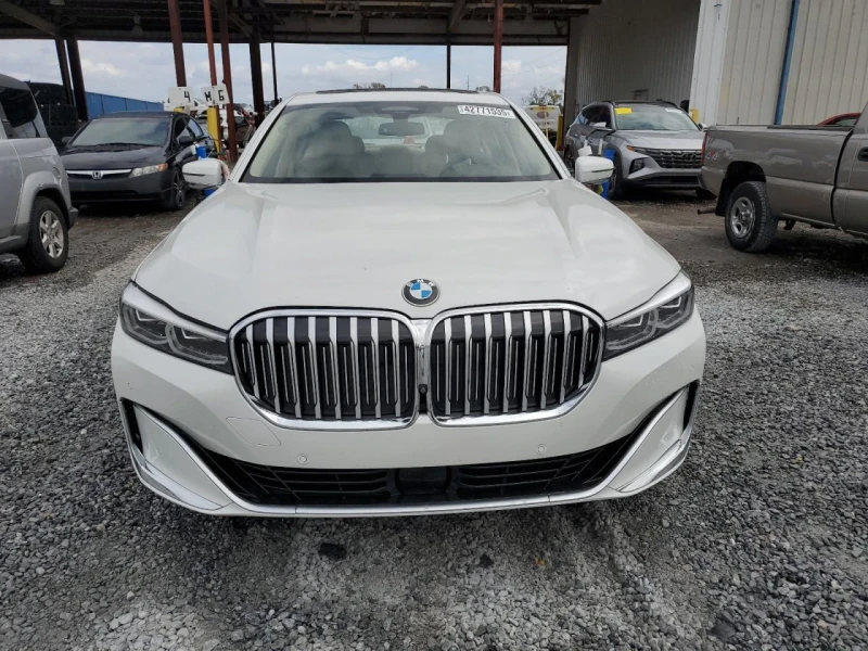 BMW 750, снимка 1 - Автомобили и джипове - 49383652