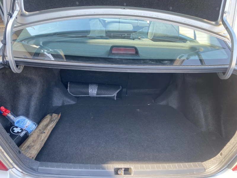 Toyota Corolla 1.4 SOL MT, снимка 9 - Автомобили и джипове - 50914991