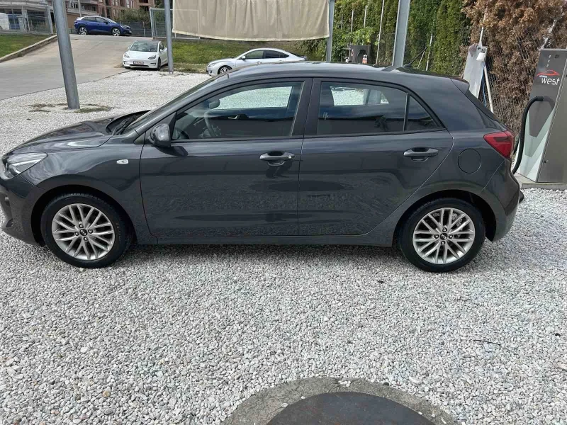 Kia Rio 1.25, снимка 5 - Автомобили и джипове - 52382137