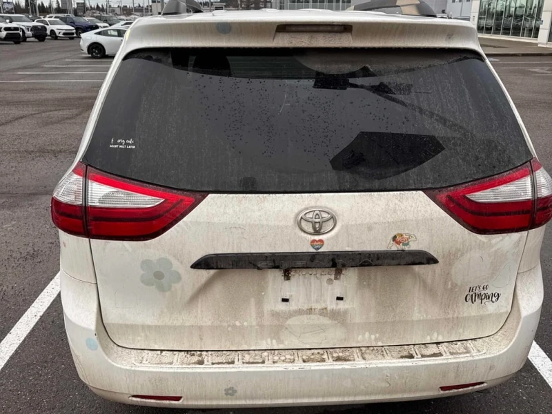 Toyota Sienna * 5dr 7 Pass FWD * CARFAX * БЕЗ ПЪРВОНАЧАЛНА ВНОСК, снимка 4 - Автомобили и джипове - 53398697