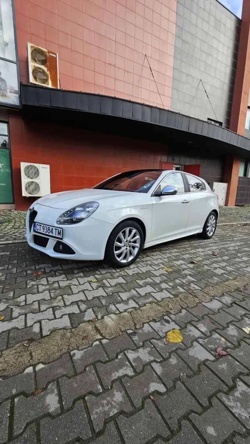Alfa Romeo Giulietta 2.0JTDm 170к.с 2013 - 12900 лв. / 6595.67 € - 68857570 1