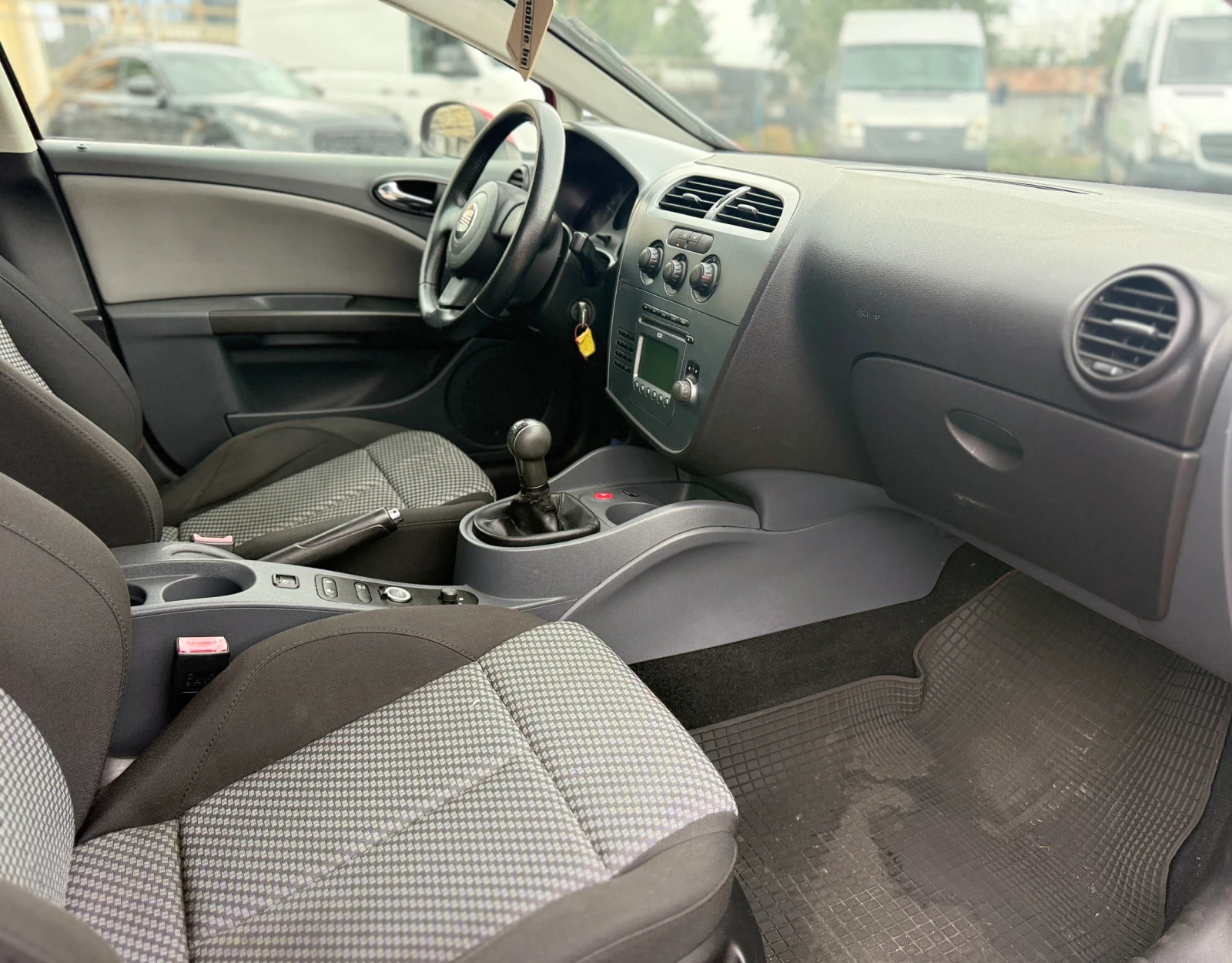 Seat Leon 1.4I-75�� | Mobile.bg � ����������� 12