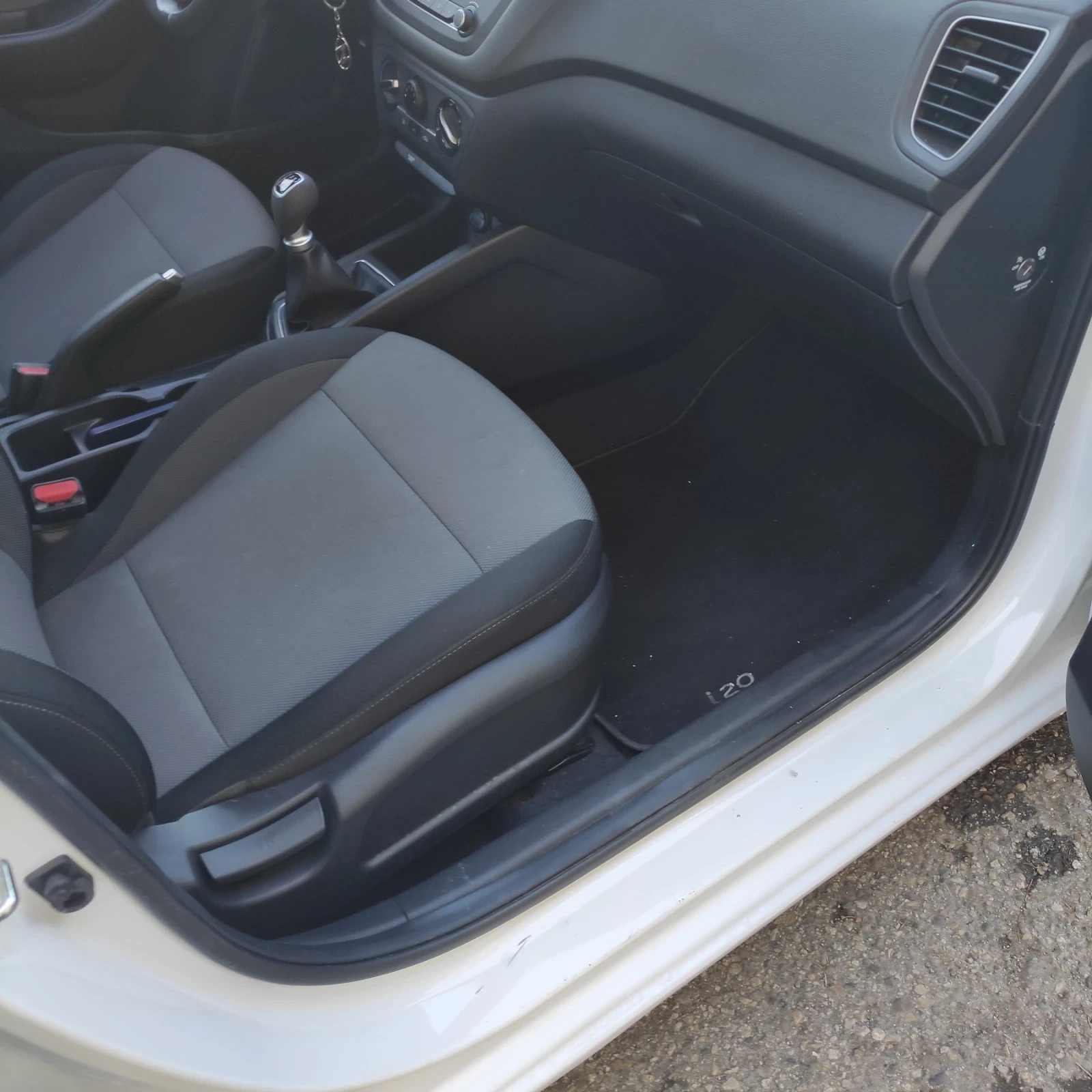 Hyundai I20 1.2/4 цил.  Фейслифт бензин от България Евро 6  - изображение 9
