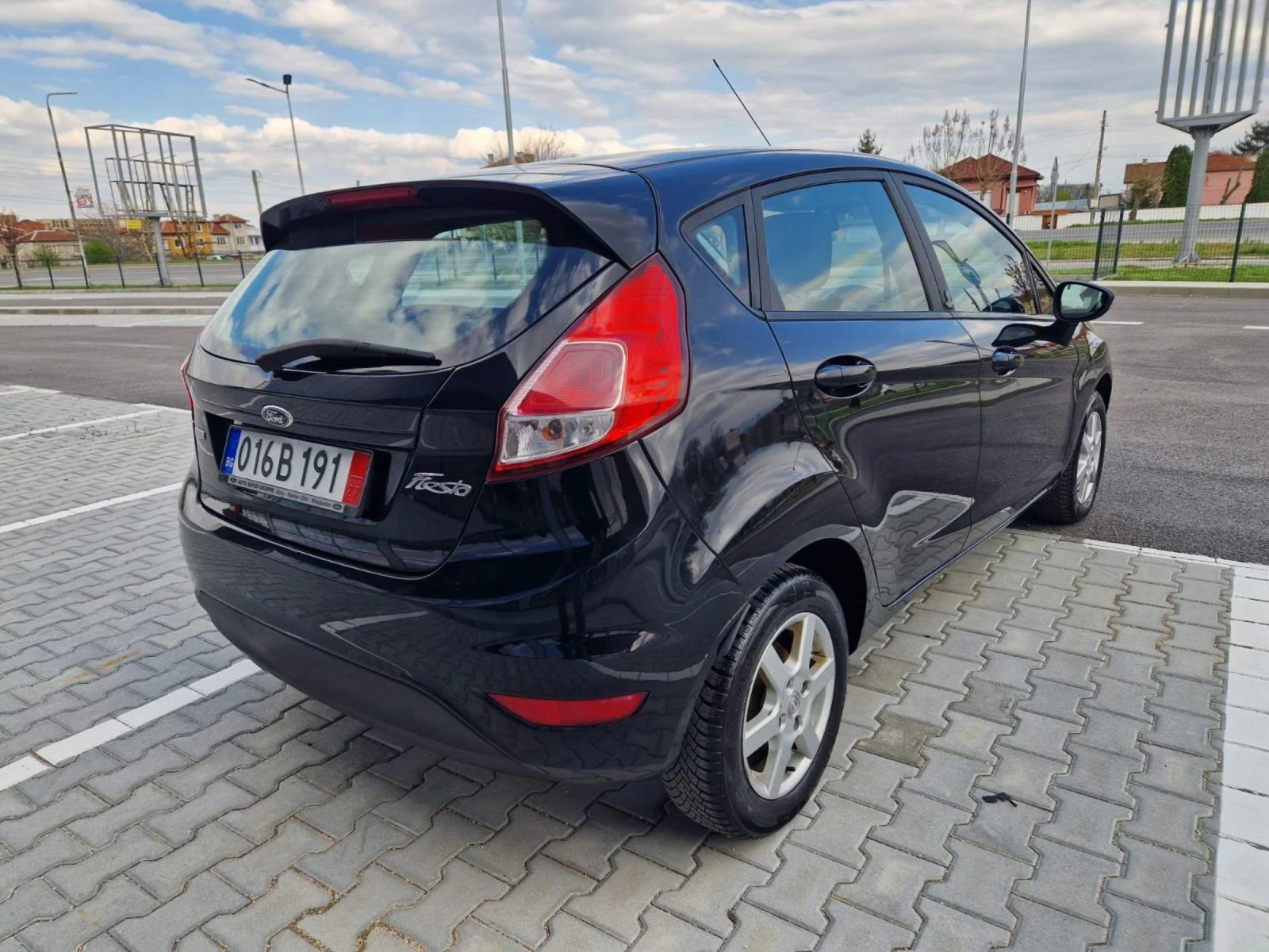 Ford Fiesta 1.5 - изображение 7