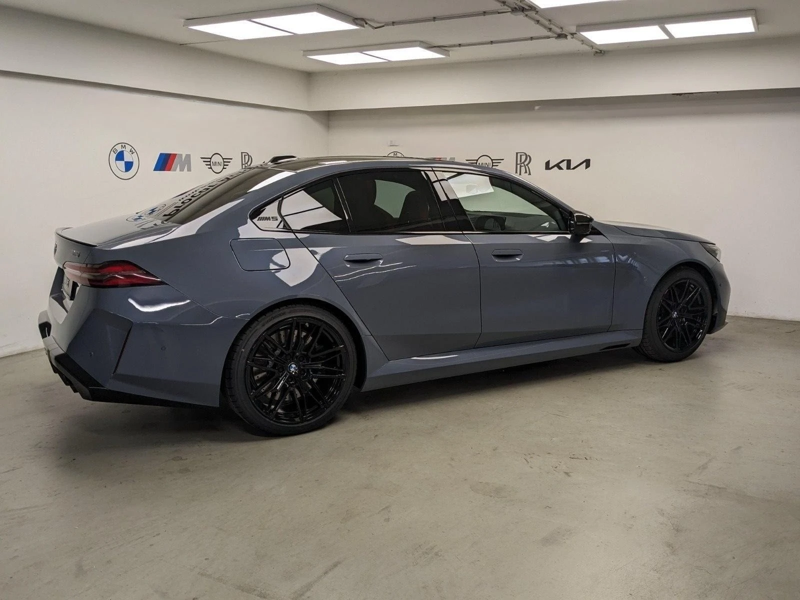BMW M5 HYBRID CARBON B&W HEAD UP SHADOW LINE - изображение 6