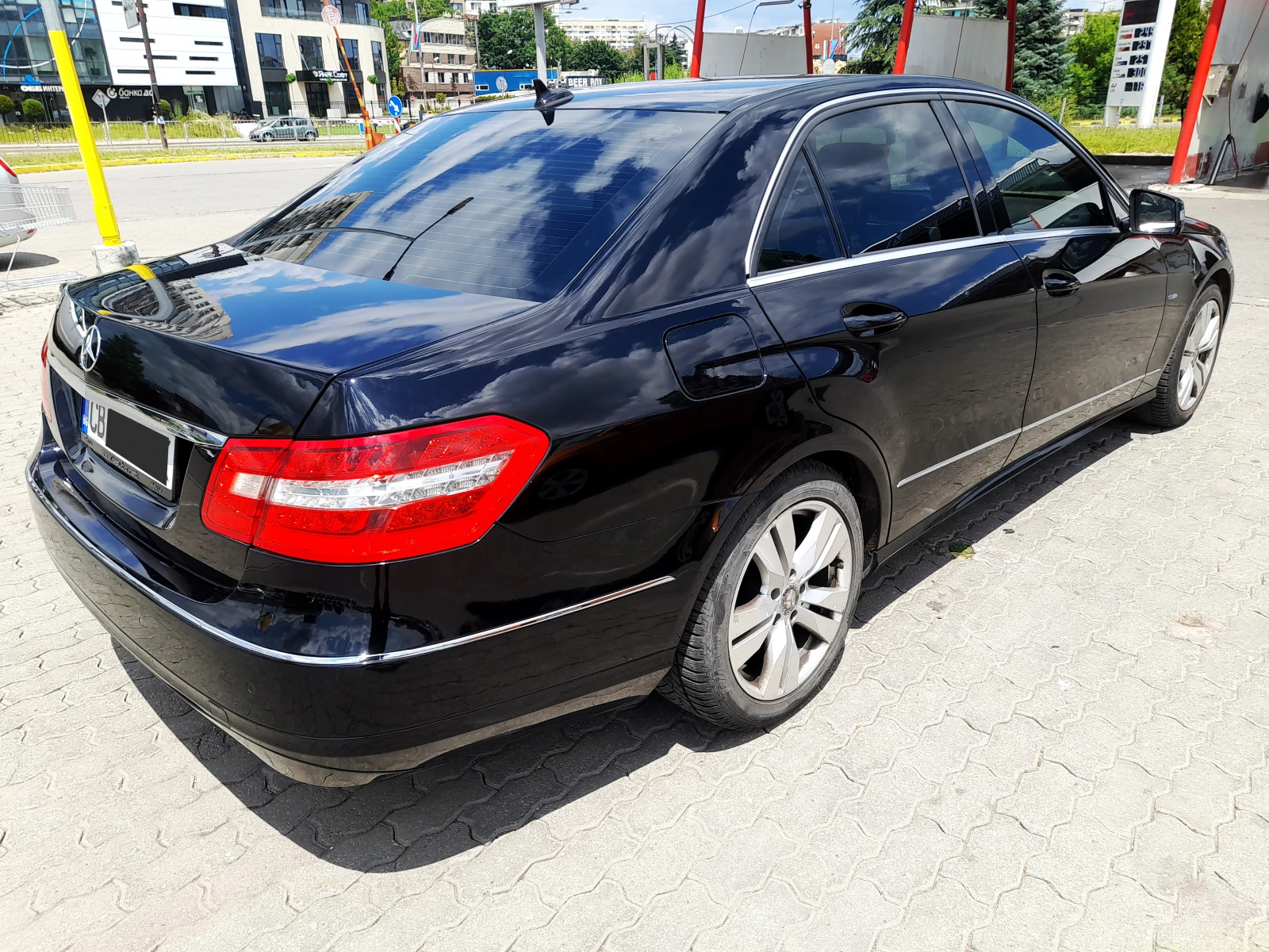Mercedes-Benz E 200  - изображение 6