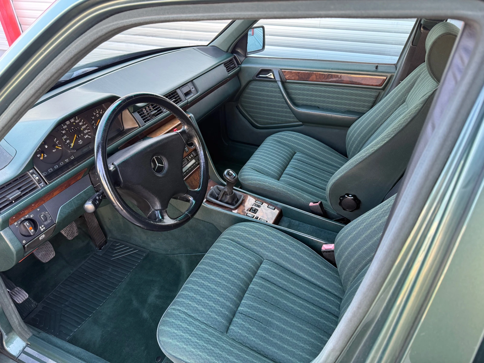 Mercedes-Benz 300 Е Klima - изображение 6