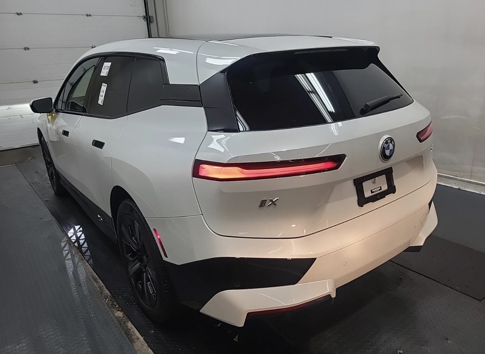 BMW iX XDRIVE40 - изображение 4