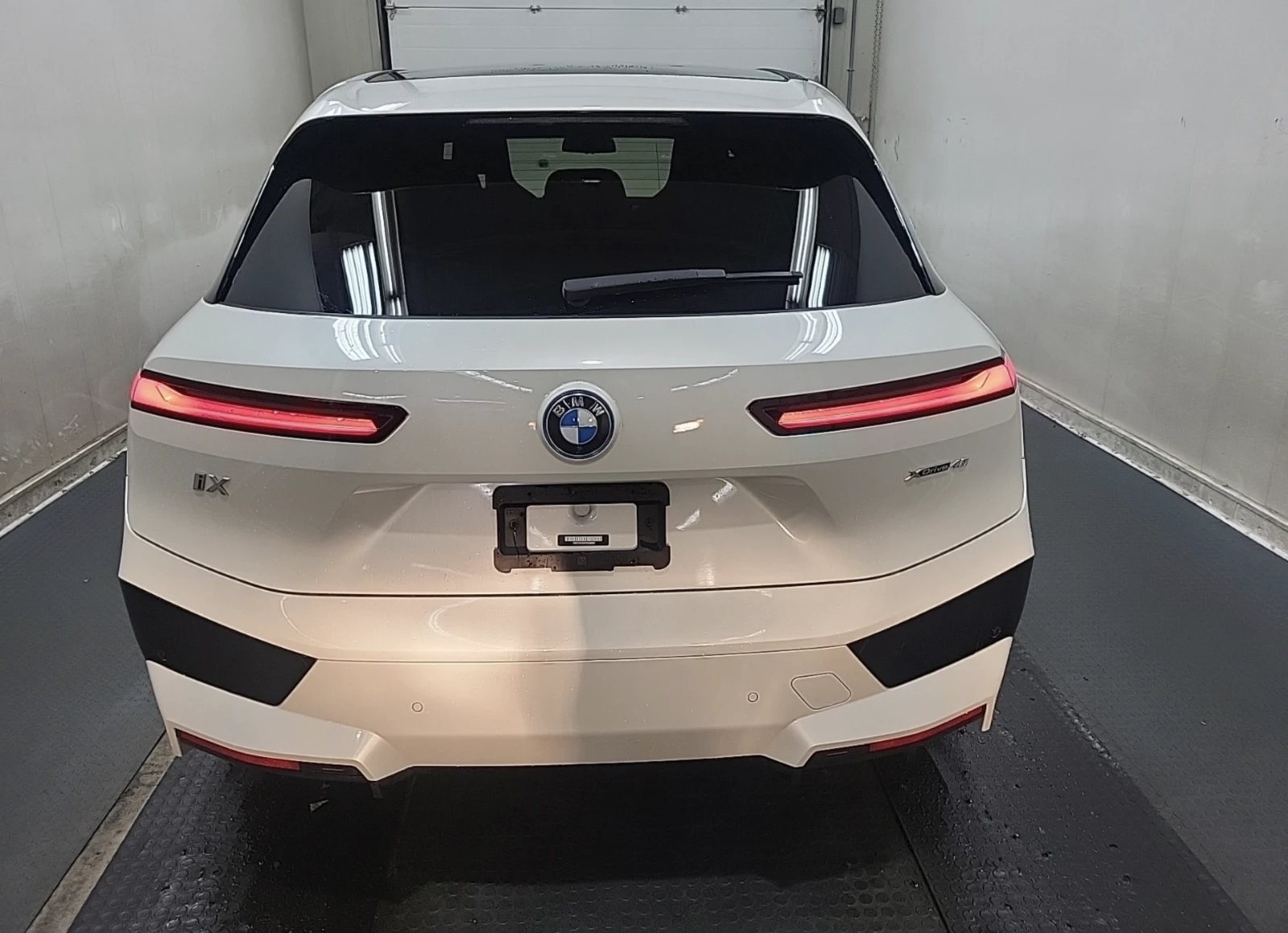 BMW iX XDRIVE40 - изображение 6