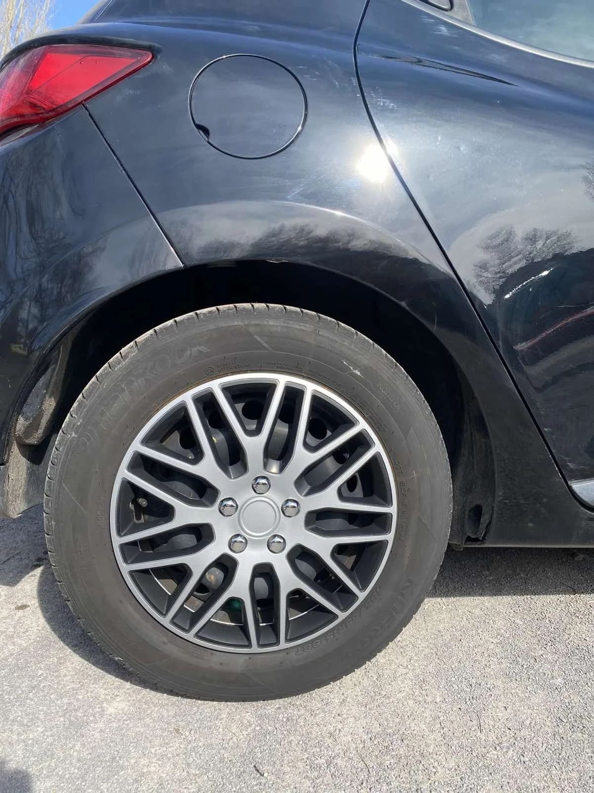 Renault Clio 1.2i Euro 6, снимка 15 - Автомобили и джипове - 53760822