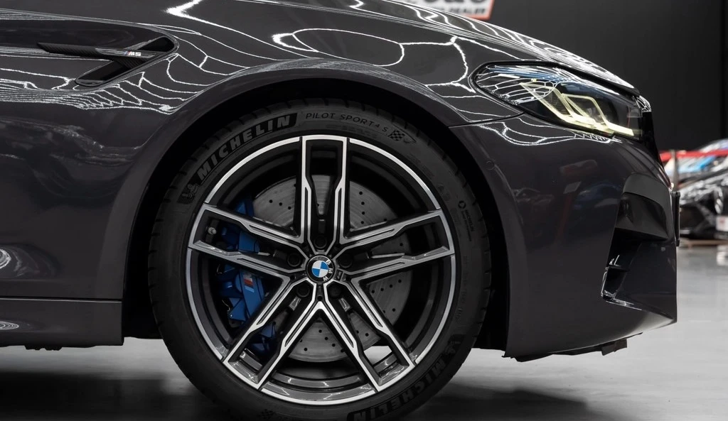 BMW M5 xDrive - изображение 2