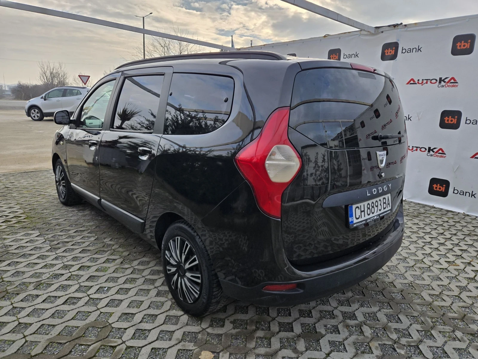 Dacia Lodgy 1.5DCI-110кс= 7МЕСТА= 6СКОРОСТИ= НАВИ - изображение 5