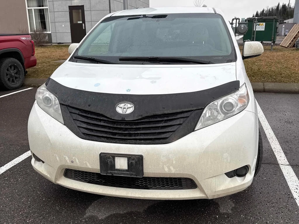 Toyota Sienna * 5dr 7 Pass FWD * CARFAX * БЕЗ ПЪРВОНАЧАЛНА ВНОСК - изображение 6