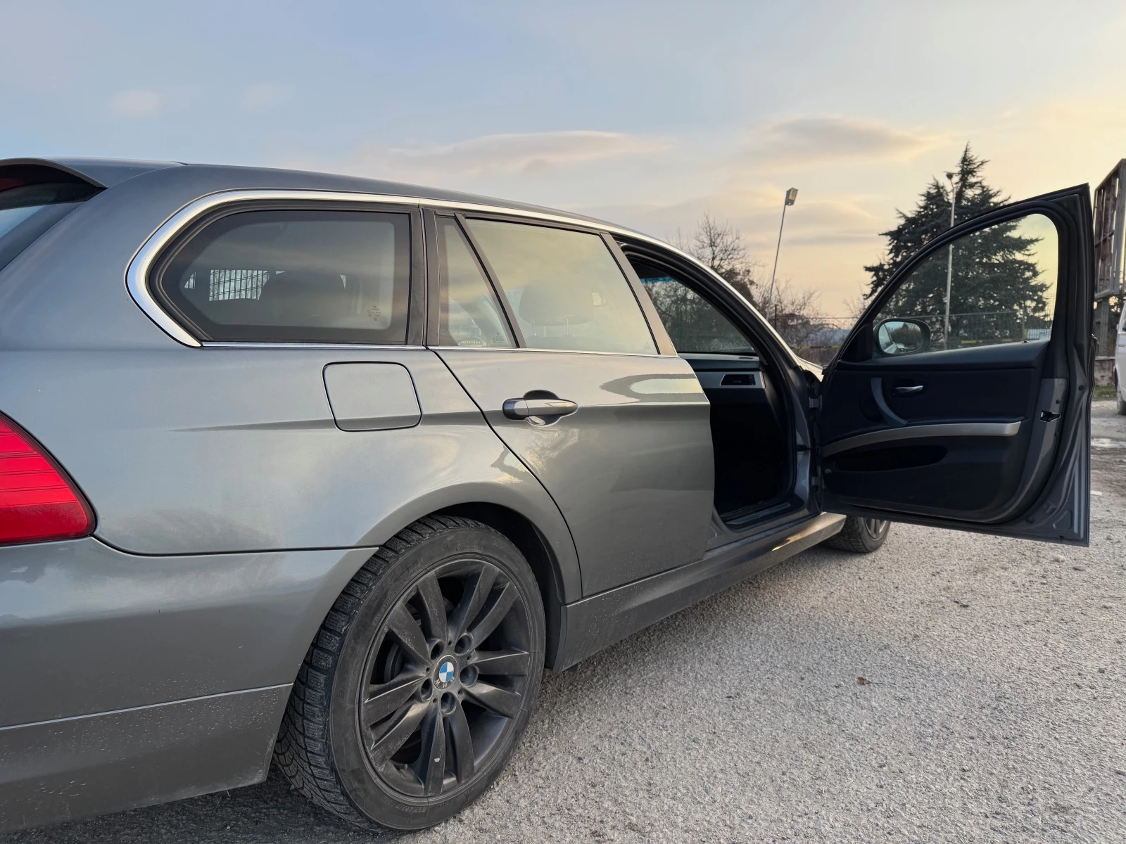 BMW 320 XDrive | Touring | Lifestyle Edition , снимка 9 - Автомобили и джипове - 53848821