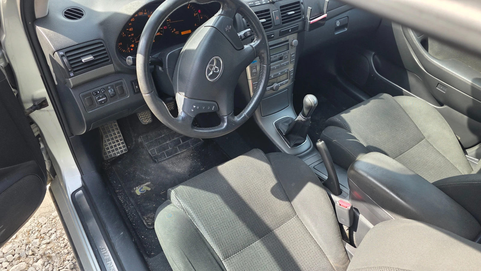 Toyota Avensis 2.0d, снимка 13 - Автомобили и джипове - 53879974