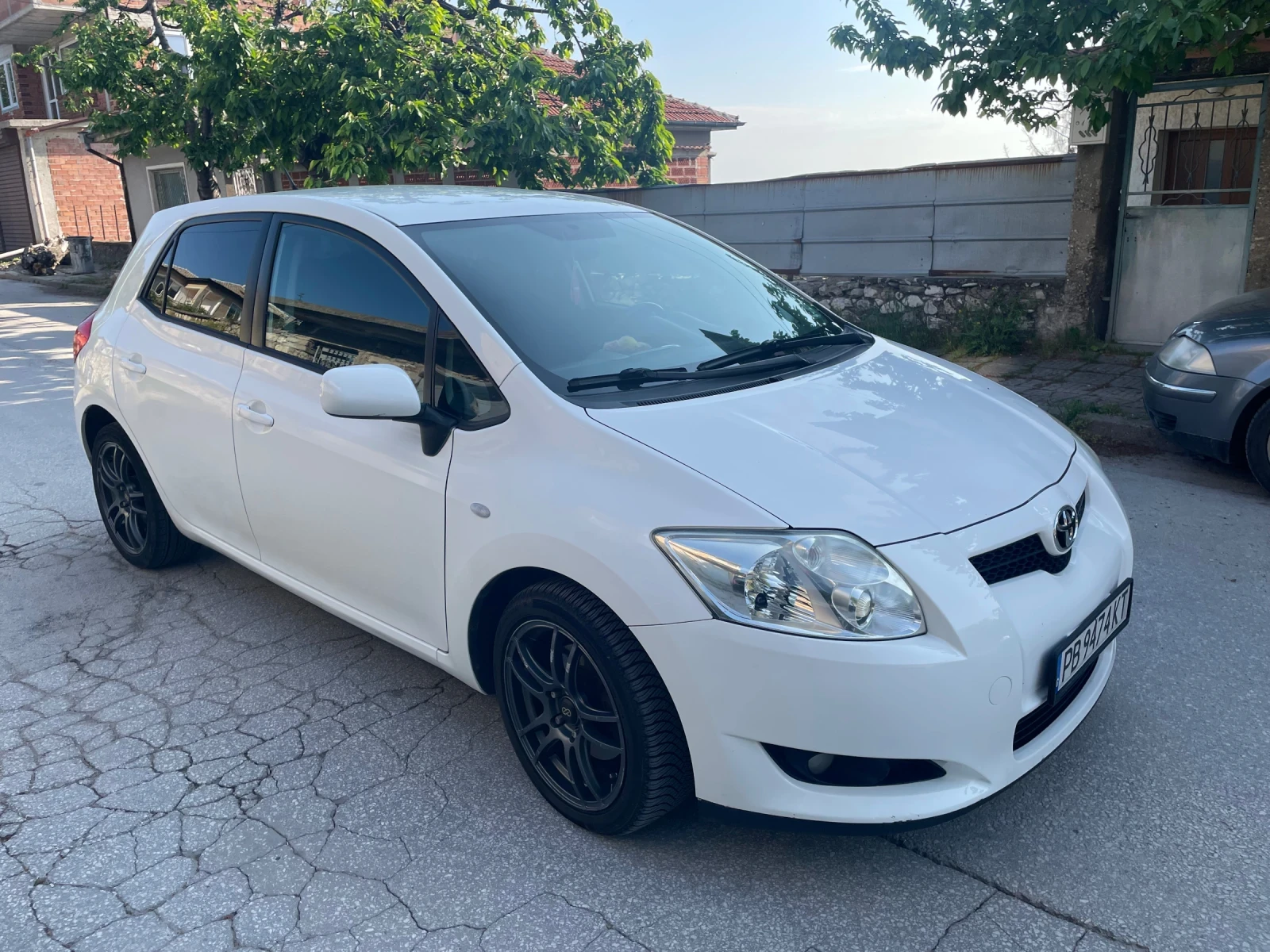 Toyota Auris 2.0 D4D, снимка 2 - Автомобили и джипове - 54529732