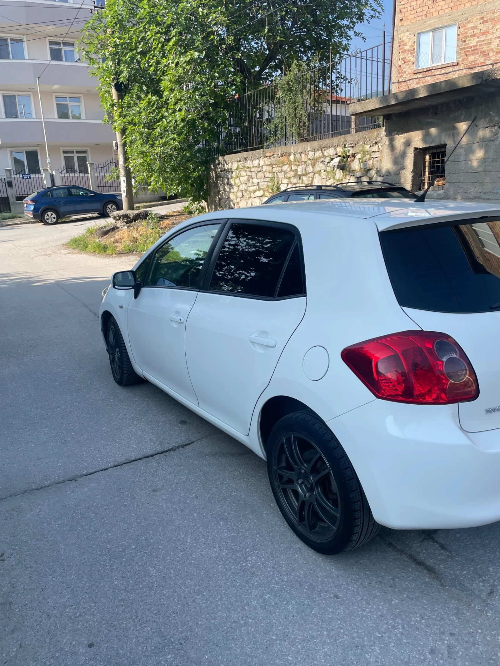 Toyota Auris 2.0 D4D, снимка 3 - Автомобили и джипове - 54529732