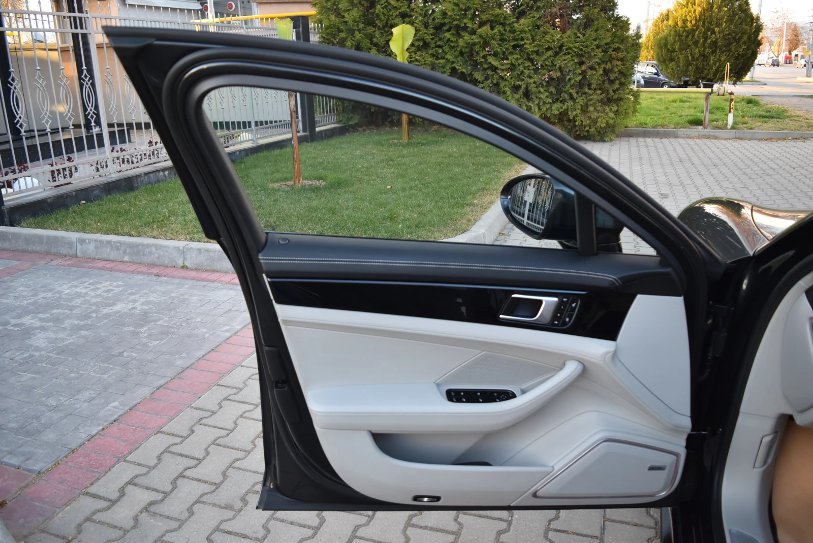 Porsche Panamera Turbo, снимка 7 - Автомобили и джипове - 54848015