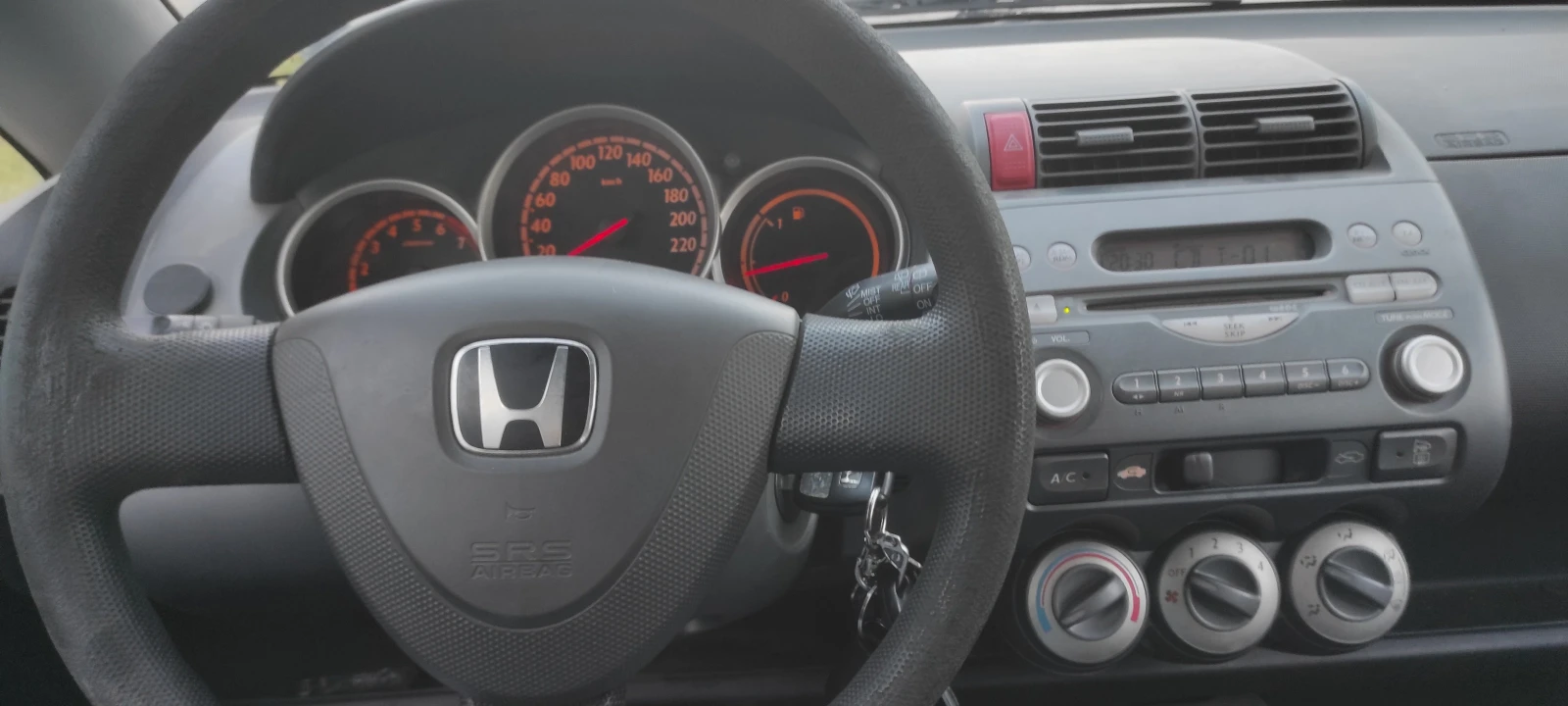 Honda Jazz 1.2, снимка 8 - Автомобили и джипове - 55064523