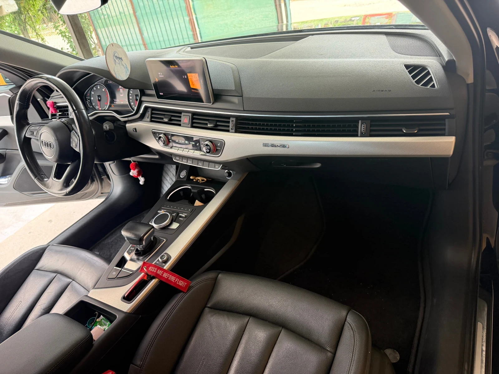 Audi A4 2.0 Tfsi quattro, снимка 11 - Автомобили и джипове - 55133714
