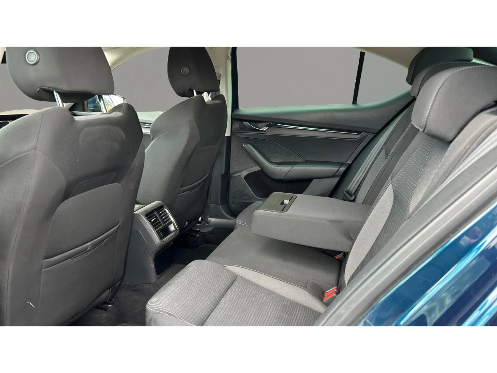 Skoda Octavia 1.5 TSi M/T, Месечна вноска от 199  , снимка 11 - Автомобили и джипове - 55751832