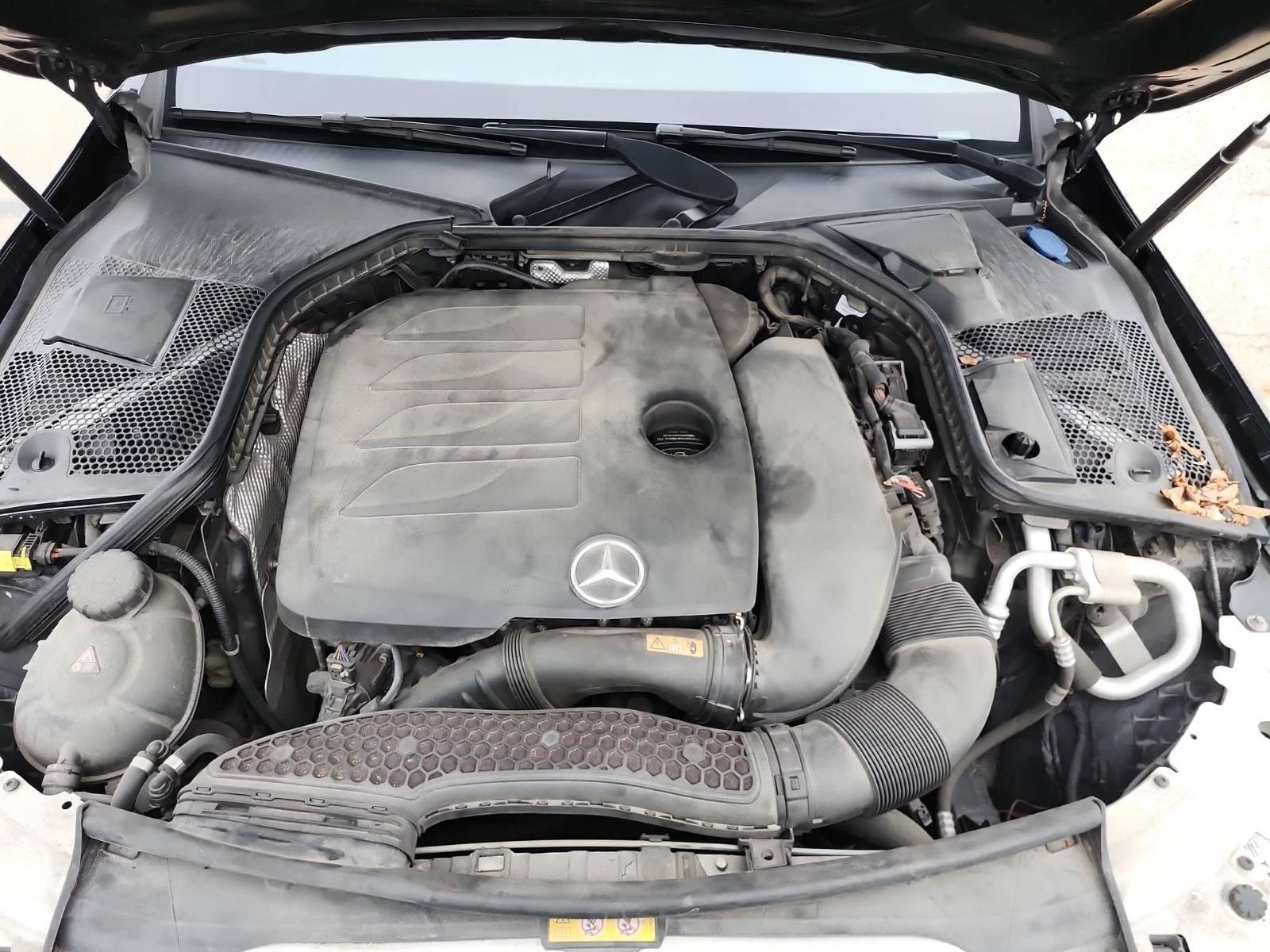 Mercedes-Benz C 300 * CARFAX * ОТ ПРЕДСТАВИТЕЛСТВО * АВТОКРЕДИТ, снимка 16 - Автомобили и джипове - 55800351