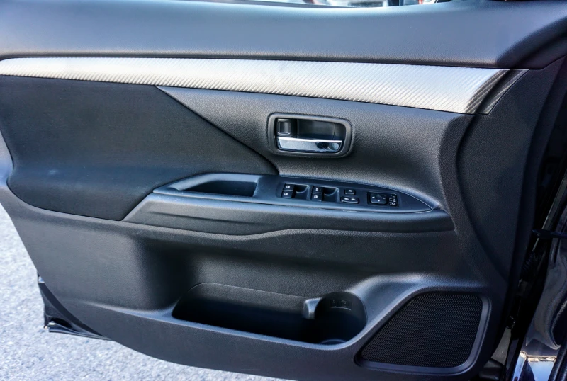 Mitsubishi Outlander 2.2 INSTYLE AWD AUTO , снимка 5 - Автомобили и джипове - 50663645