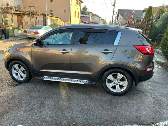 Kia Sportage, снимка 2 - Автомобили и джипове - 49549096