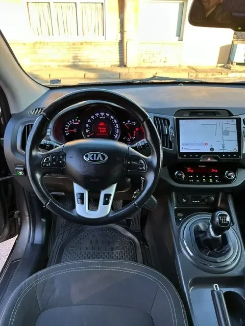 Kia Sportage, снимка 15 - Автомобили и джипове - 49549096