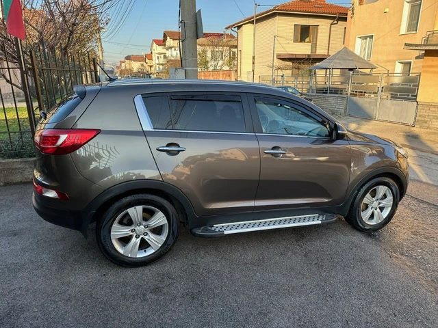 Kia Sportage, снимка 4 - Автомобили и джипове - 49549096