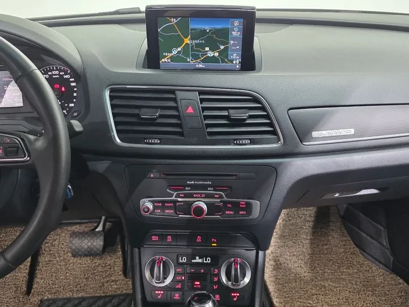 Audi Q3 2.0 TDI Quattro, снимка 14 - Автомобили и джипове - 55128642