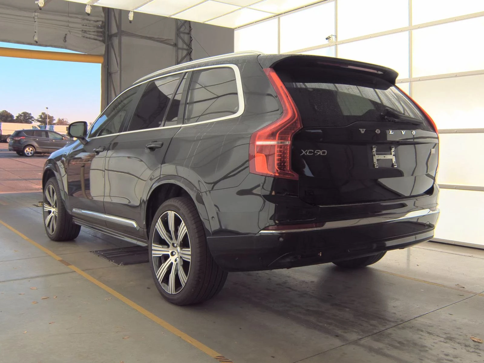 Volvo Xc90 Recharge Plug-In Hybrid T8 Ultimate Bright - изображение 3