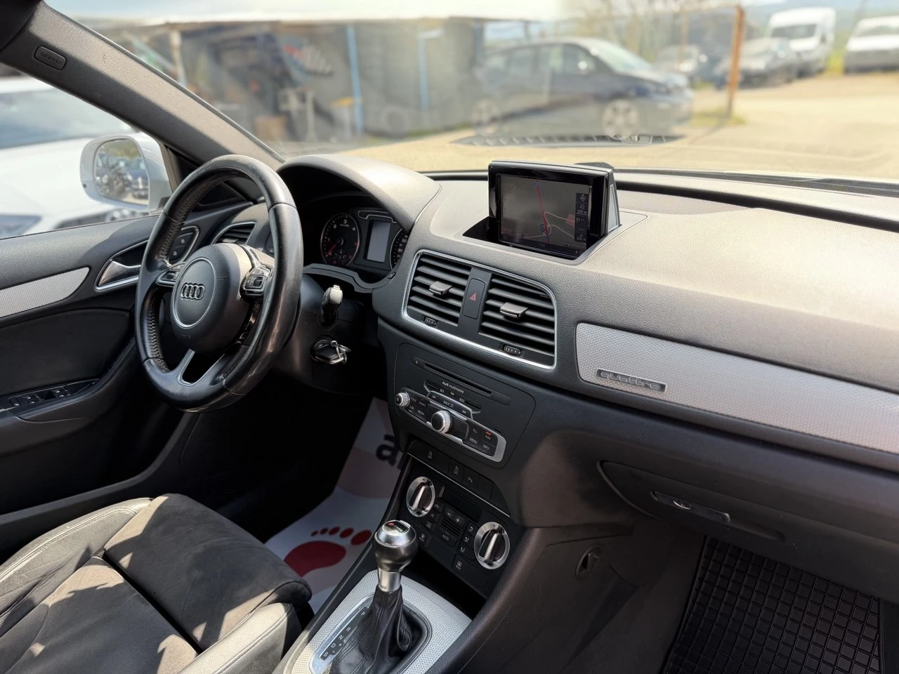 Audi Q3 2.0TDI QUATTRO S-tronic, снимка 15 - Автомобили и джипове - 54268483