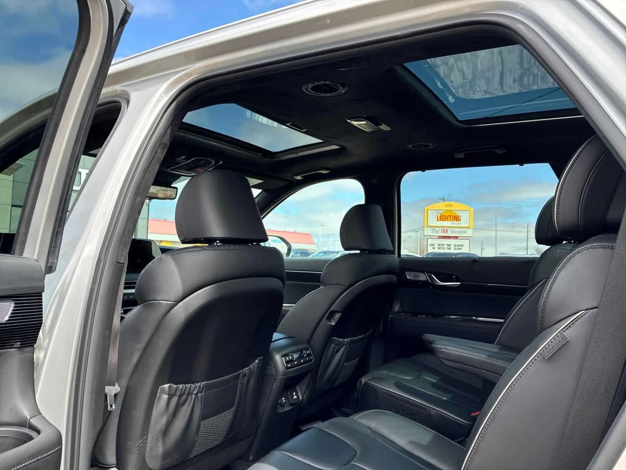 Hyundai Palisade * Ultimate Calligraphy * DISTRONIC* 360* ОБДУВХАНЕ, снимка 14 - Автомобили и джипове - 54422890