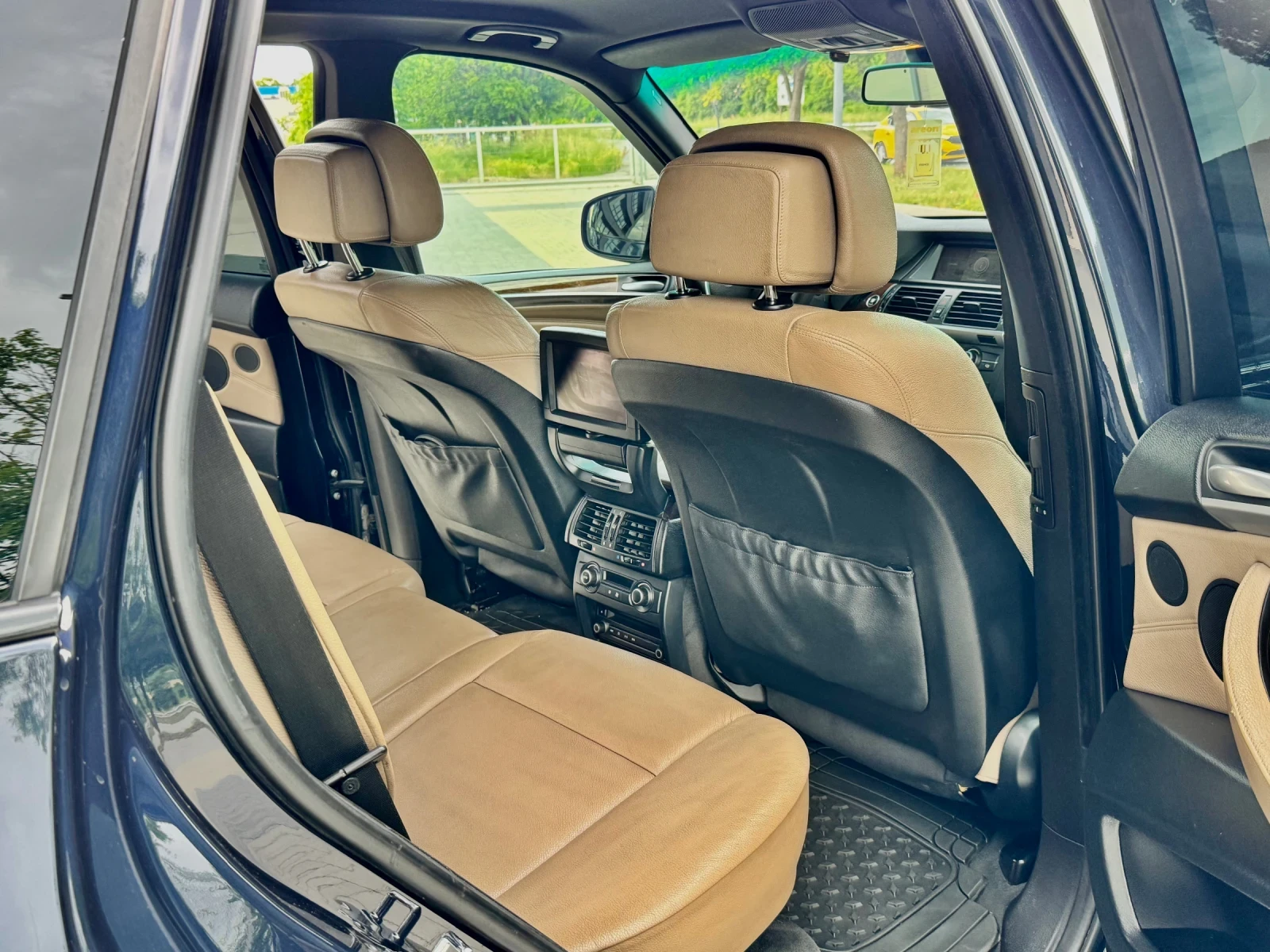 BMW X5 4.8 Газ бензин Бартер, снимка 10 - Автомобили и джипове - 54768712