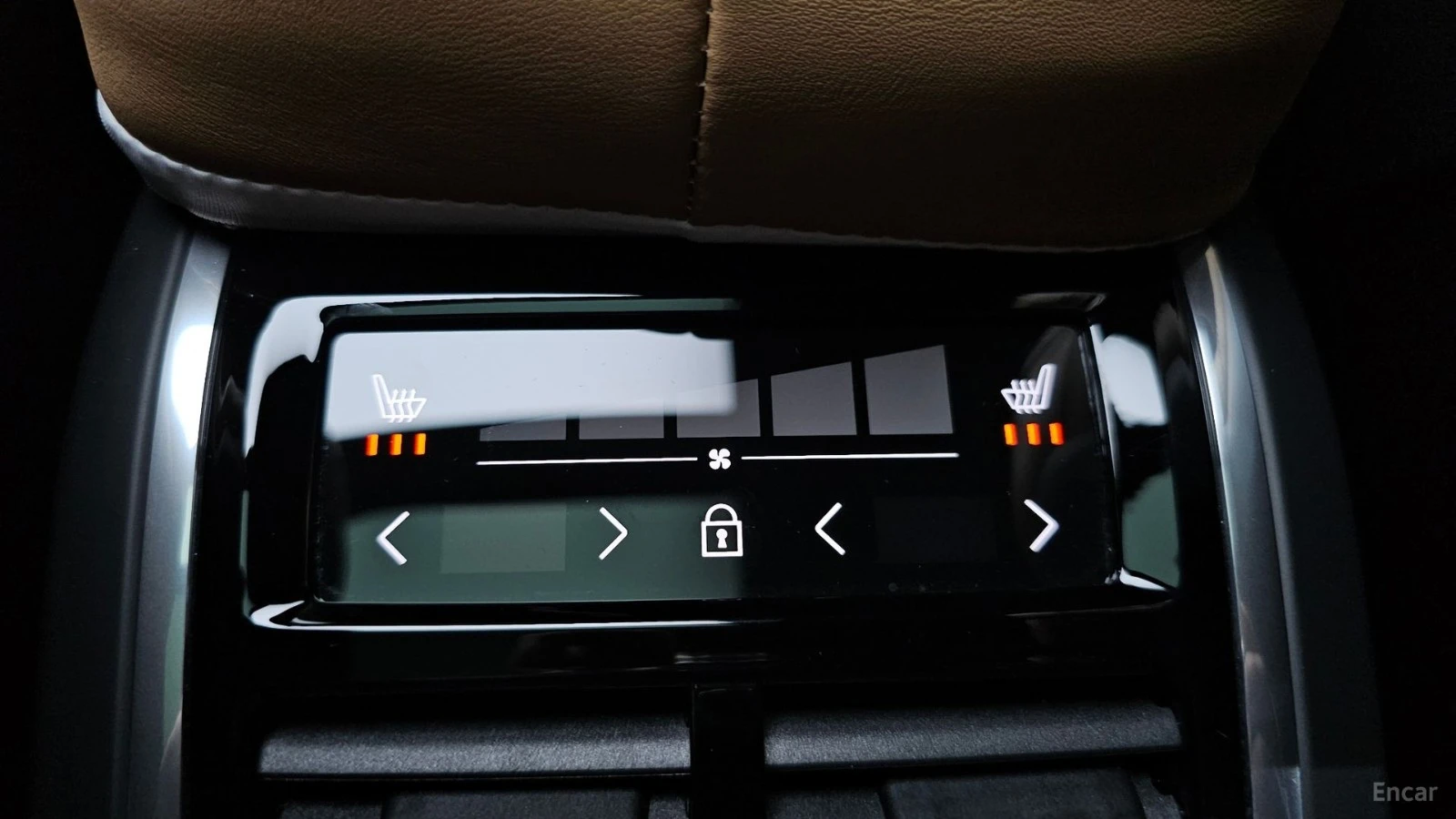 Volvo XC60 B5 Ultra Bright* HUD* 360* МАСАЖИ* КОЖА* ПАНО, снимка 17 - Автомобили и джипове - 55492941
