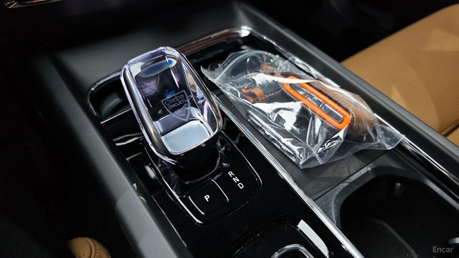 Volvo XC60 B5 Ultra Bright* HUD* 360* МАСАЖИ* КОЖА* ПАНО, снимка 7 - Автомобили и джипове - 55492941