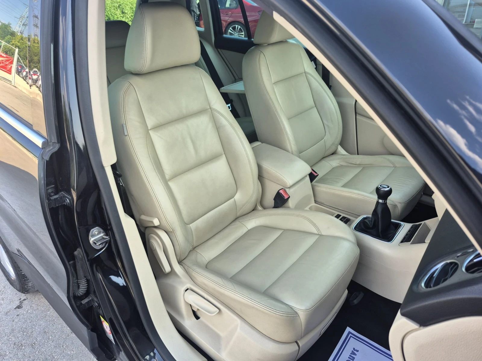 VW Tiguan 150к.4?4КОЖА.НАВ.ПАН., снимка 8 - Автомобили и джипове - 55985039