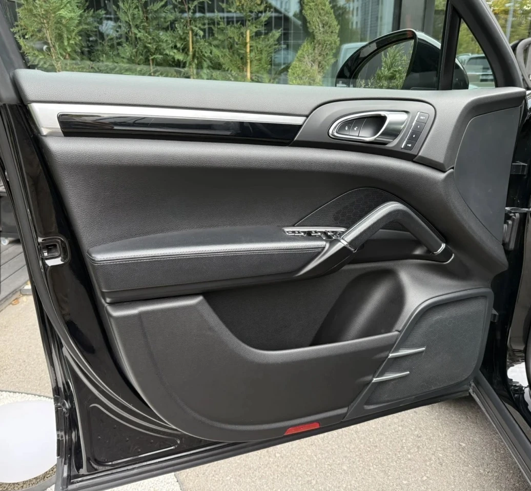 Porsche Cayenne 3.0D, снимка 11 - Автомобили и джипове - 56515696
