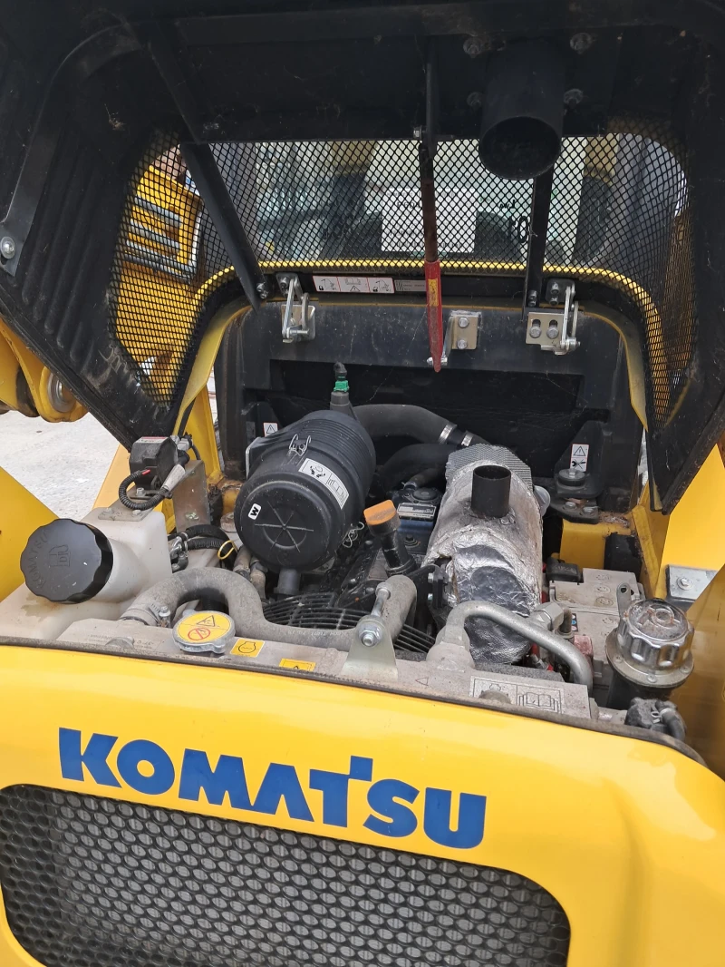 Мини челни товарачи Komatsu, снимка 3 - Индустриална техника - 53023255