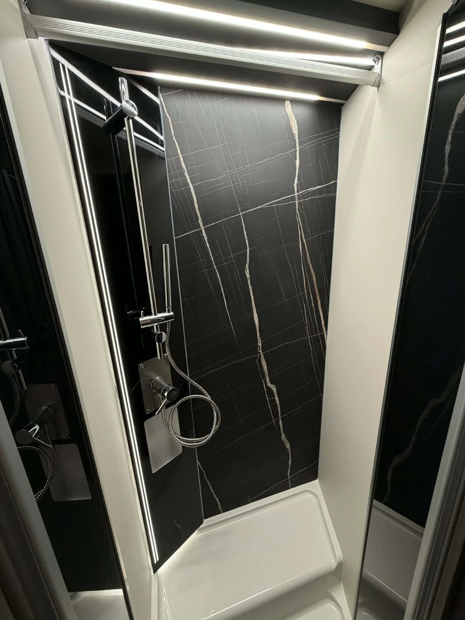 ������ McLouis MC4 881 AT8 165�.�. | Mobile.bg � ����������� 5