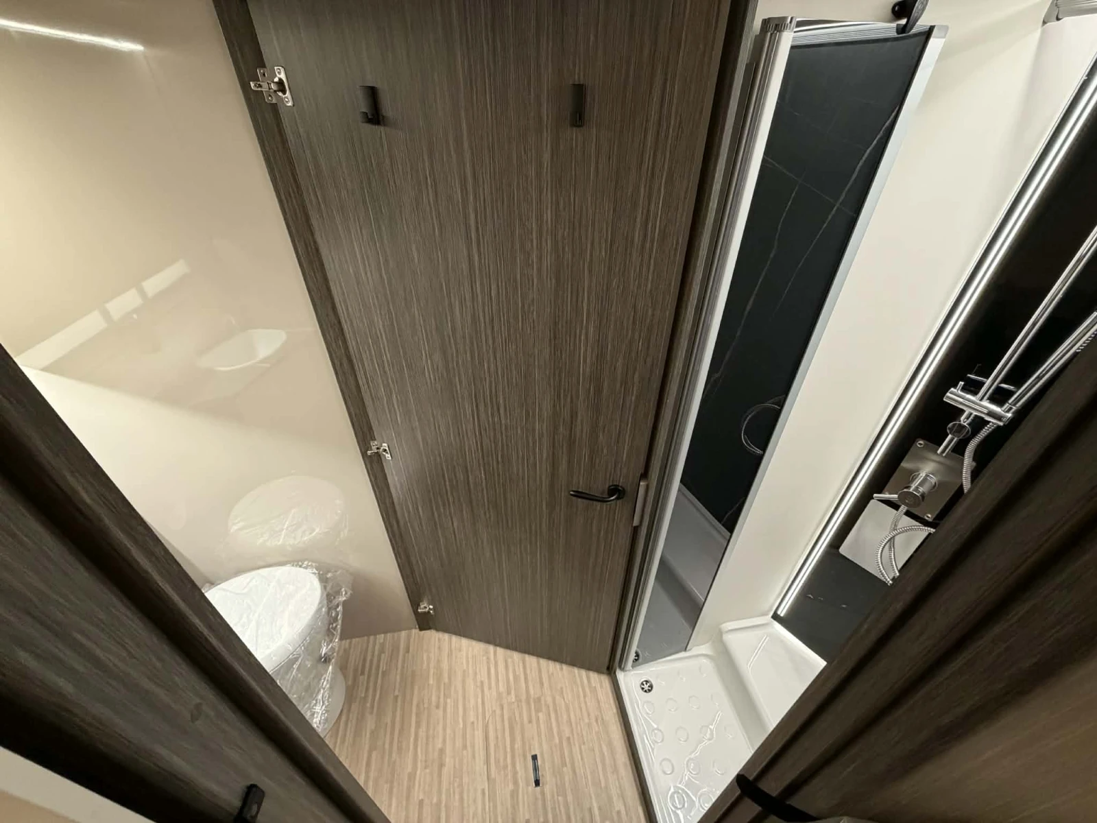 ������ McLouis MC4 881 AT8 165�.�. | Mobile.bg � ����������� 7