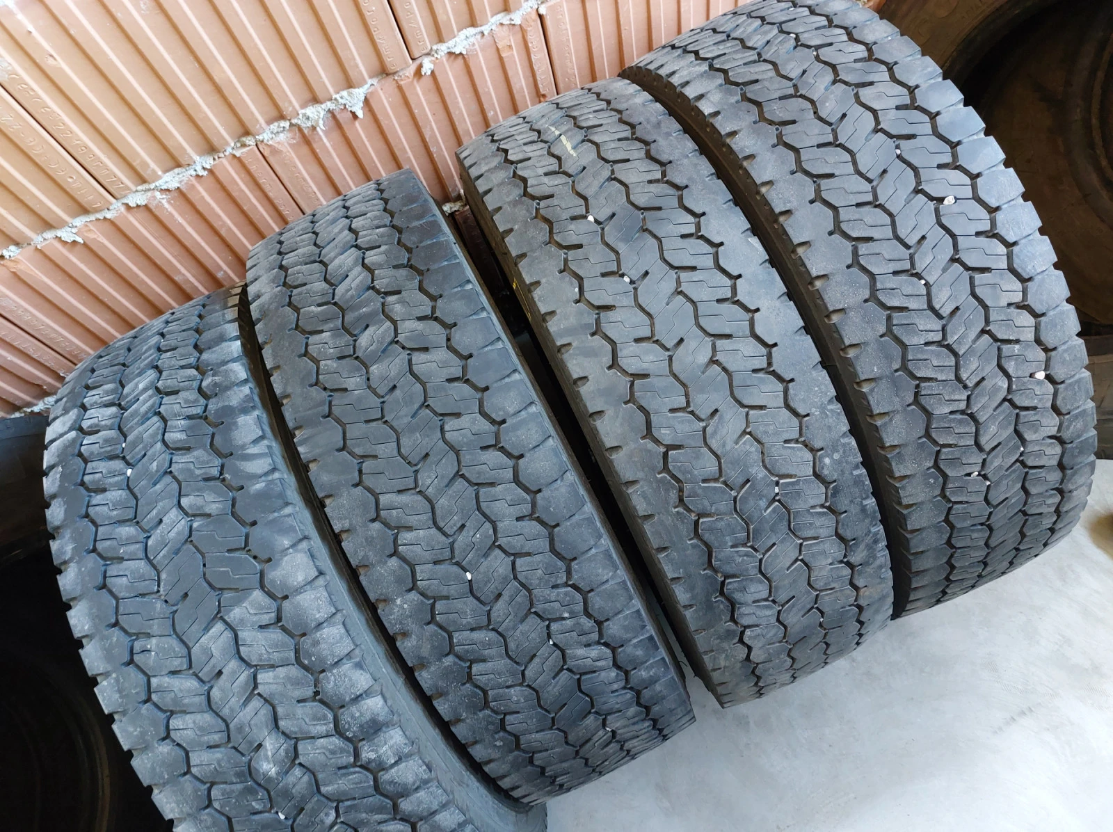 ���� 215/75R17.5 | Mobile.bg � ����������� 2