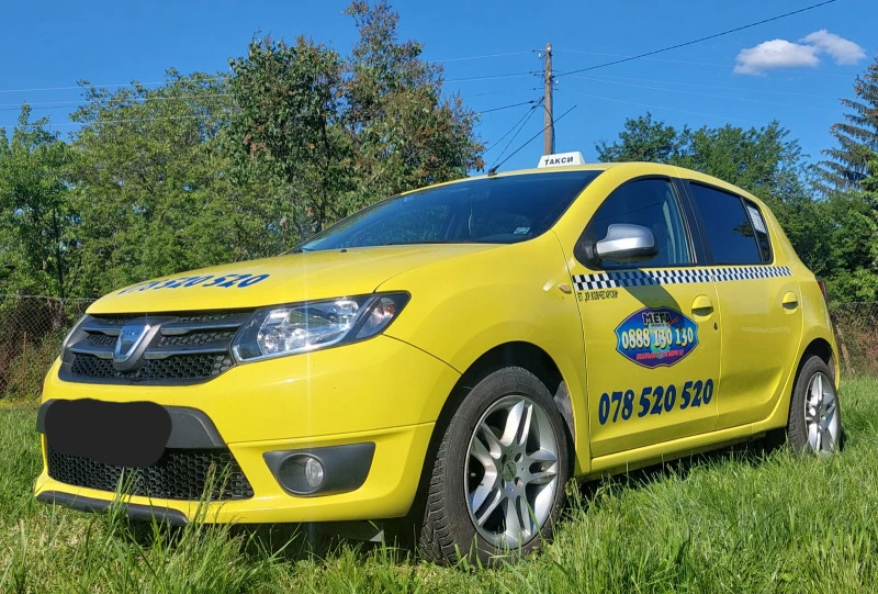 Dacia Sandero LPG , пълен ел. пакет, парктроник, подлакътник., снимка 1 - Автомобили и джипове - 47151661