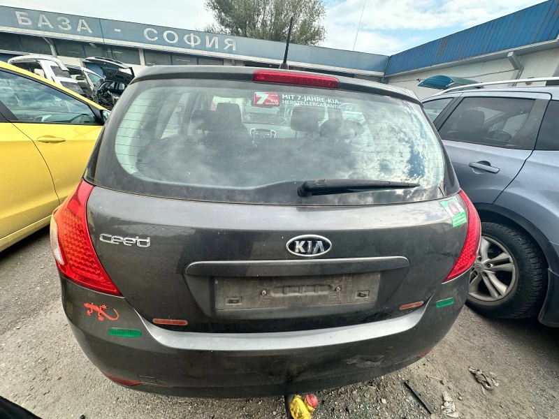 Kia Ceed 1.4 бензин, снимка 4 - Автомобили и джипове - 47060929