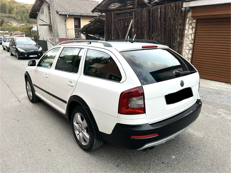 Skoda Octavia Scout 4x4, снимка 4 - Автомобили и джипове - 47730476