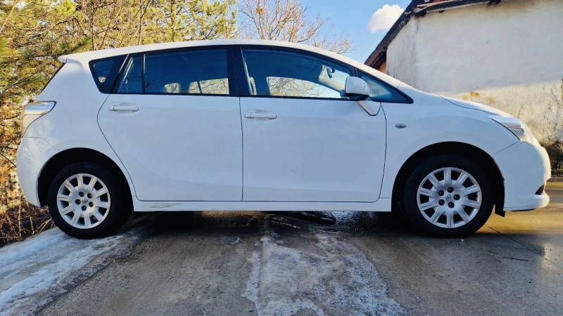 Toyota Verso 1.6i, 132коня, снимка 3 - Автомобили и джипове - 48682247