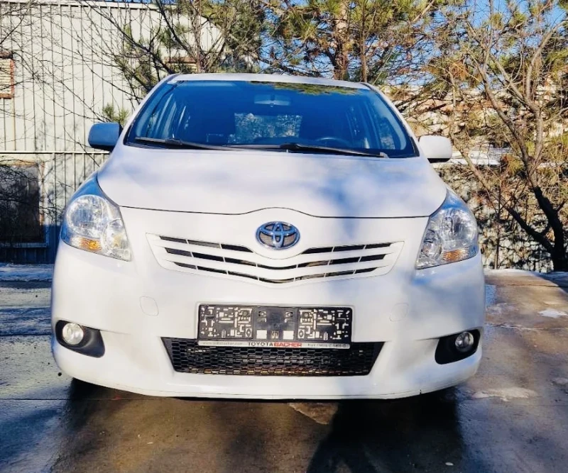 Toyota Verso 1.6i, 132коня, снимка 1 - Автомобили и джипове - 48682247