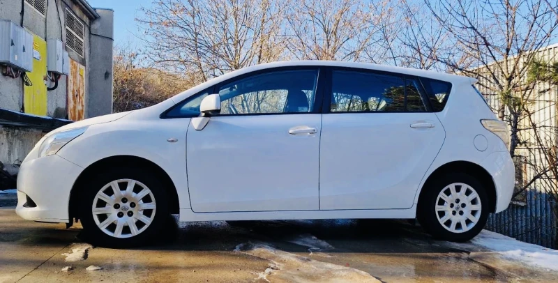 Toyota Verso 1.6i, 132коня, снимка 2 - Автомобили и джипове - 48682247